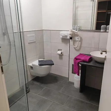 Hotell Gaestehaus Stock Sahnehaeuble *